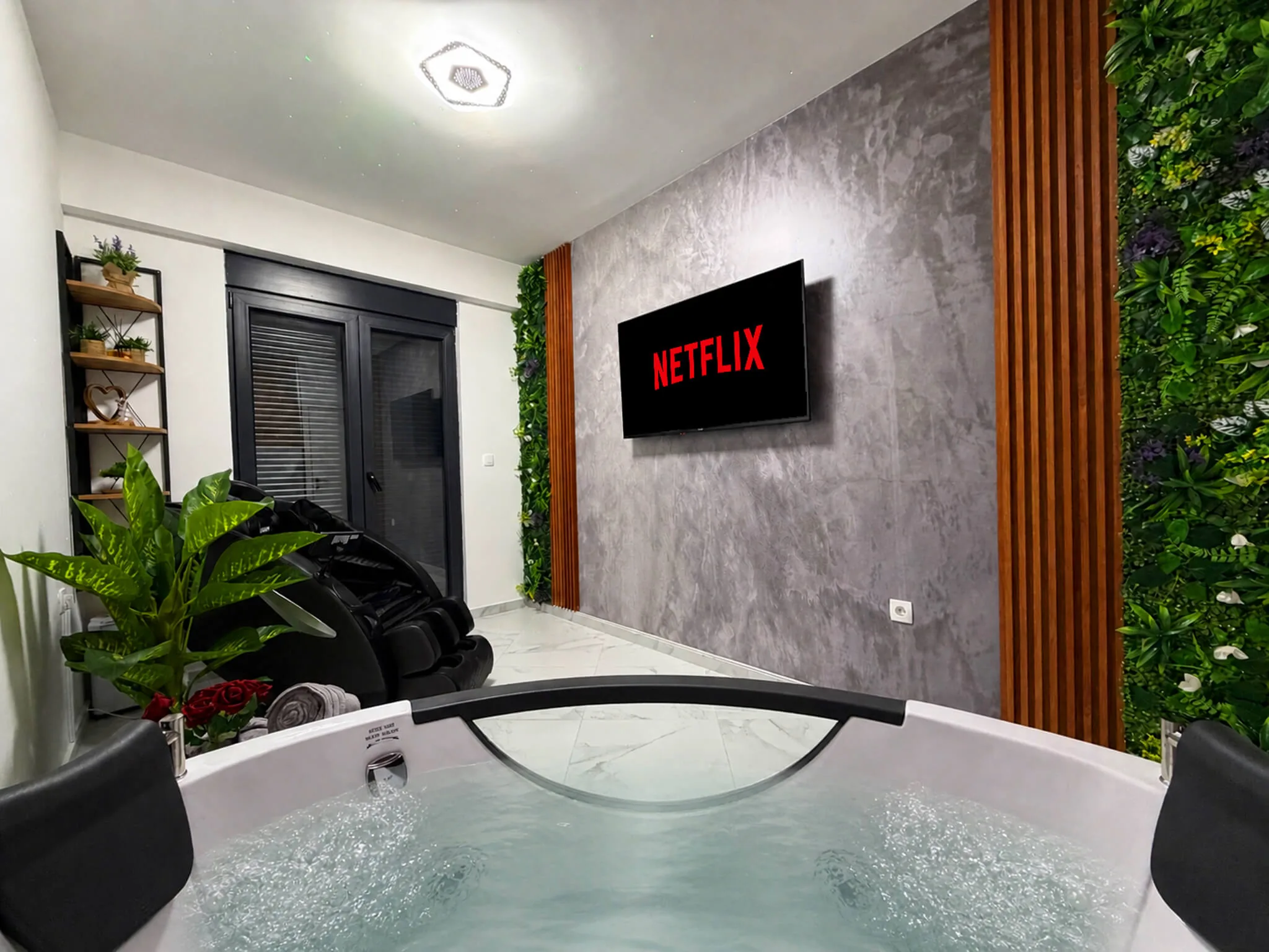 Privatni jacuzzi i luksuzni enterijer Apollo 11 apartmana u Podgorici